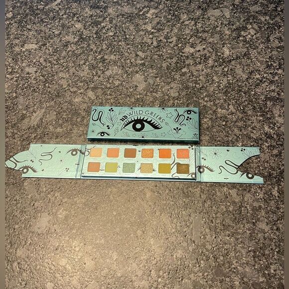 Urban Decay WILD GREENS EYESHADOW PALETTE intense pigment w/earth toned neutrals - Picture 7 of 9
